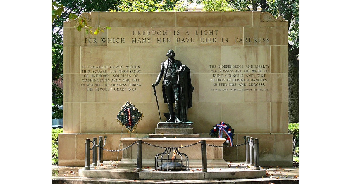 Contemporary Memorial to all Revolutionary War soldiers represented by the Ünknown Soldier